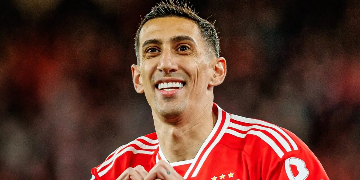 Ángel Di María celebrando su gol en Benfica