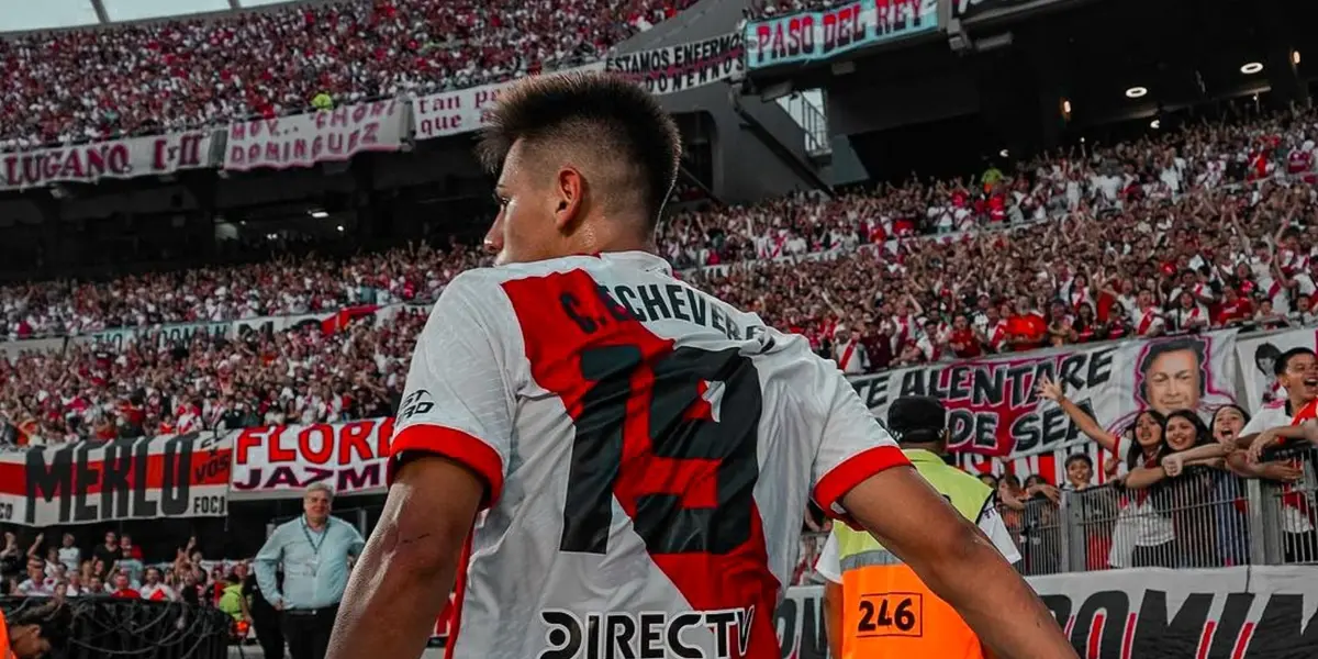 Claudio Echeverri en el Estadio Monumental