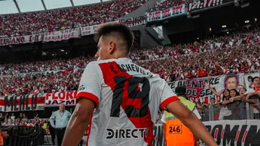 Claudio Echeverri en el Estadio Monumental
