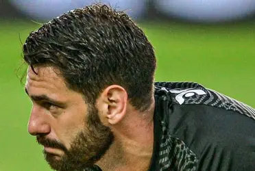 El arquero que todavía pertenece a River Plate, podría seguir jugando en el país.