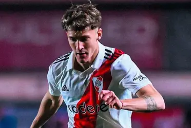 El entrenador deberá definir quién será el 9 frente a Colón de Santa Fé el jueves.