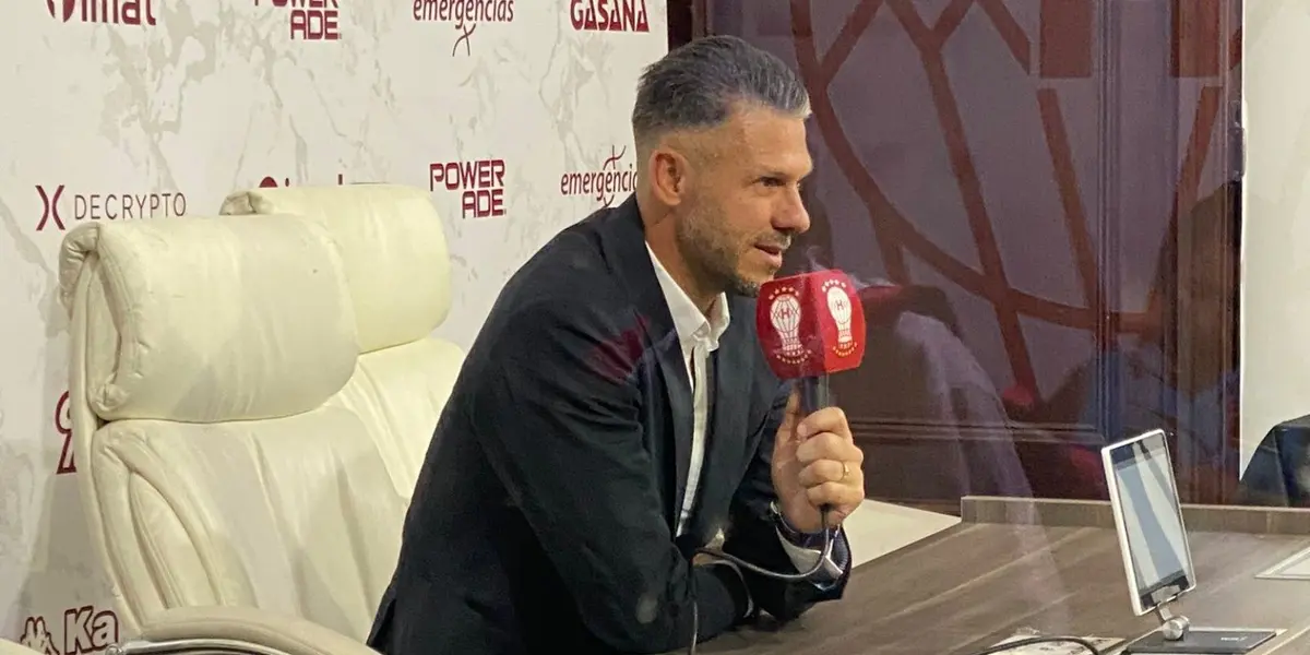 El entrenador del Millonario se fijó en el rendimiento de un futbolista del Globo