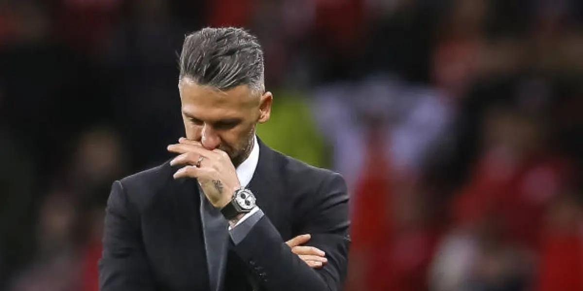 El entrenador está perdido y sigue recibiendo críticas en las redes sociales