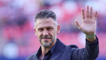 El entrenador podría quedarse con un jugador del Millonario.