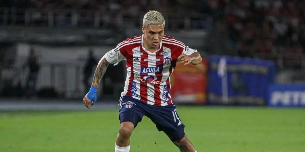 El equipo del mediocampista colombiano no está pasando por un buen presente