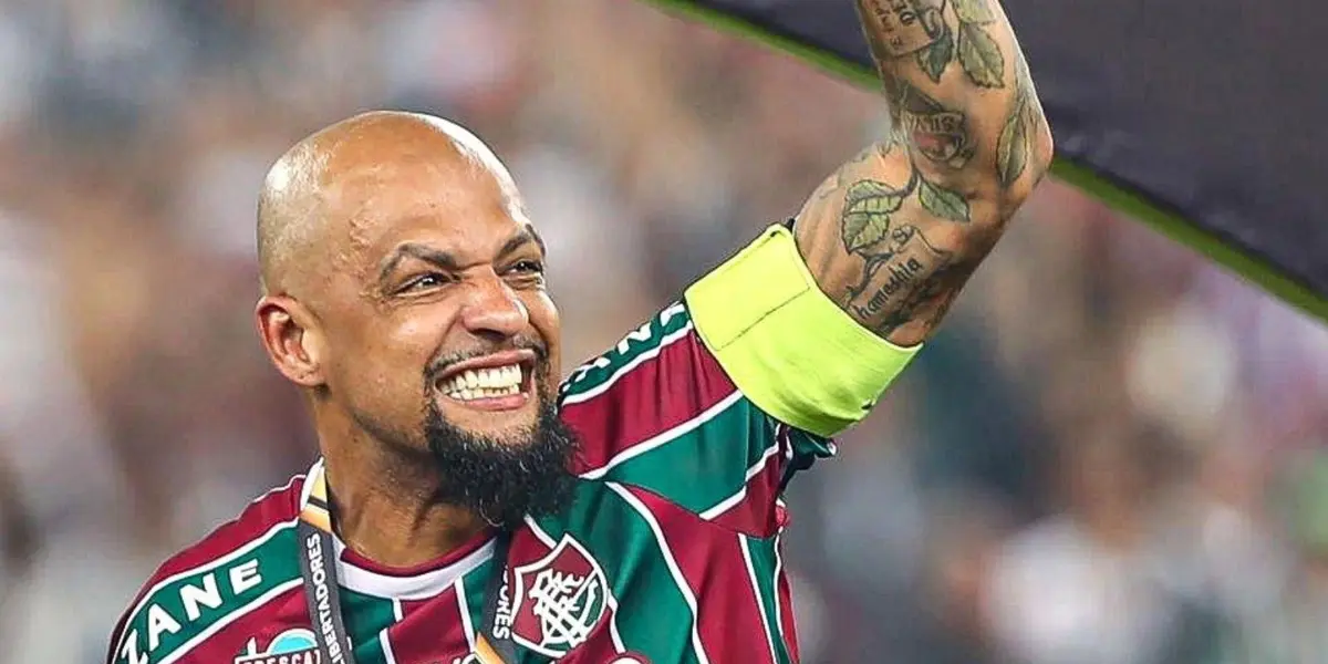 El futbolista brasilero se acordó de River tras vencer a los bosteros.