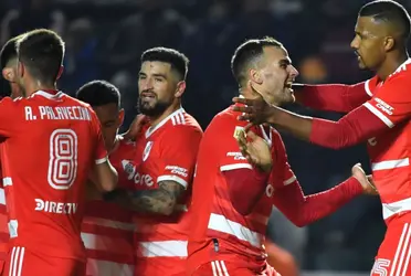 El futbolista que sigue jugando mal y piden fuera de la institución