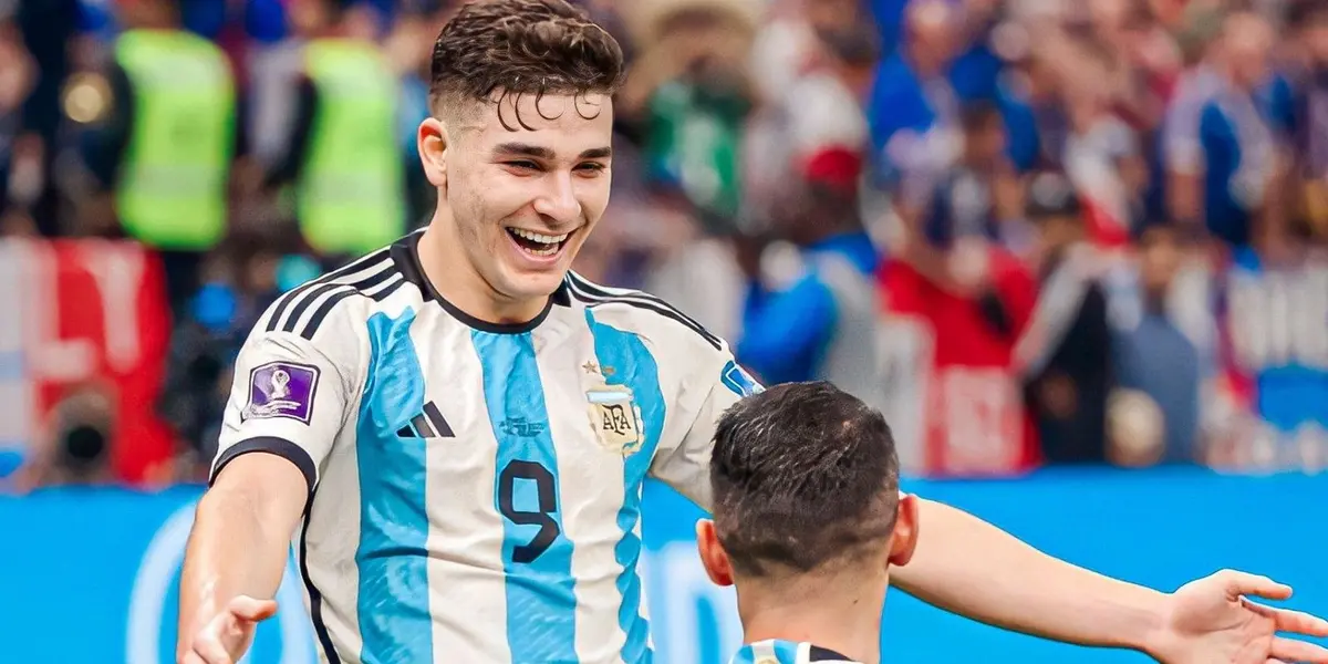 El jugador del Benfica habló sobre el delantero que salió de River