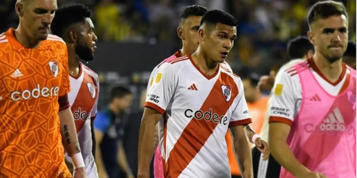 El lateral derecho demuestra una vez más que no está a la altura de esta camiseta.