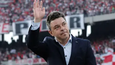 Gallardo despidiéndose de la gente