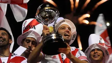 Germán Pezzella festejando su título en River