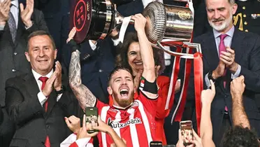 Iker Muniain con la Copa del Rey