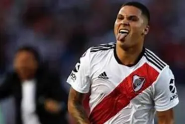 Juan Fernando Quintero se cruzó con un alcanzapelotas de Tigre