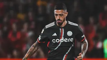 Manuel Lanzini jugando en Paraguay