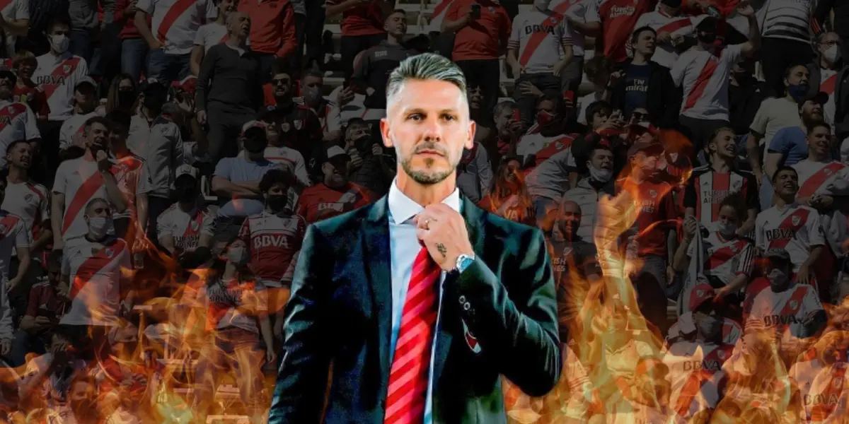 Martín Demichelis recibe el enojo de la hinchada de River por una polémica decisión.