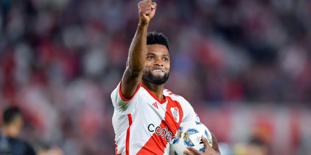 Miguel Borja festejando en River