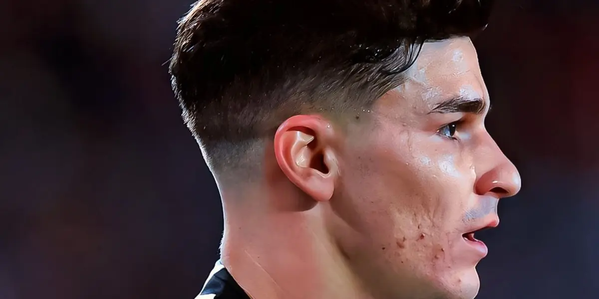 Se viene un nuevo partido de eliminatorias y el entrenador empieza a preparar el equipo