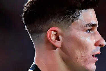 Se viene un nuevo partido de eliminatorias y el entrenador empieza a preparar el equipo